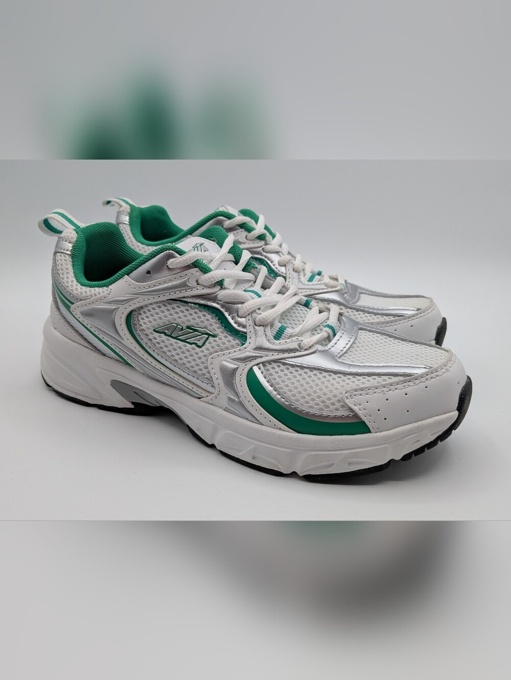 Avia 5000 Performance White and Green Mesh Lace-Up Athletic Sneakers